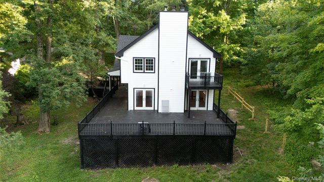 17 Ridge Way, Purdys, NY 10578