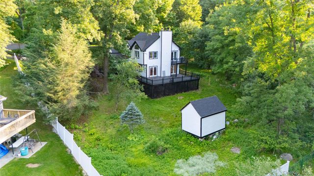 17 Ridge Way, Purdys, NY 10578