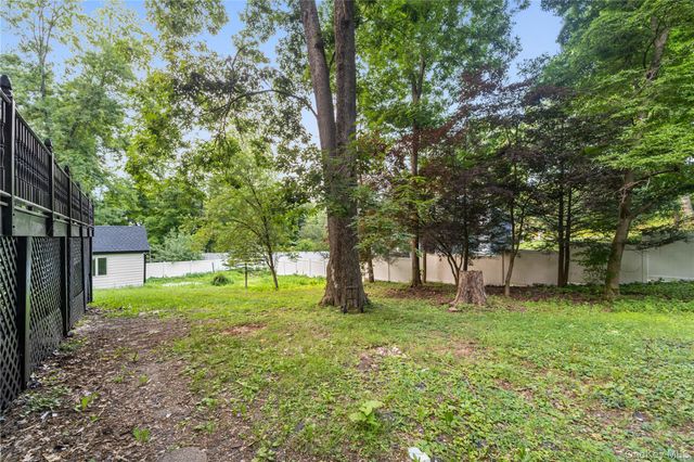 17 Ridge Way, Purdys, NY 10578