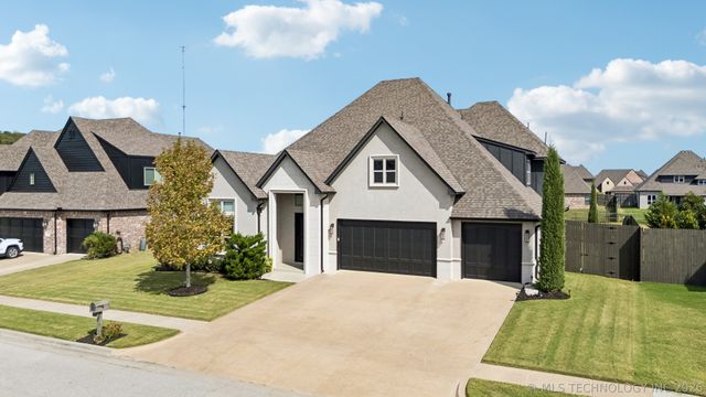 4211 S 166th East Avenue, Tulsa, OK 74134