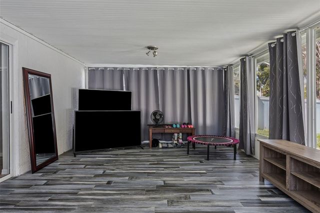 9739 FREDERICKSBURG ROAD, Tampa, FL 33635