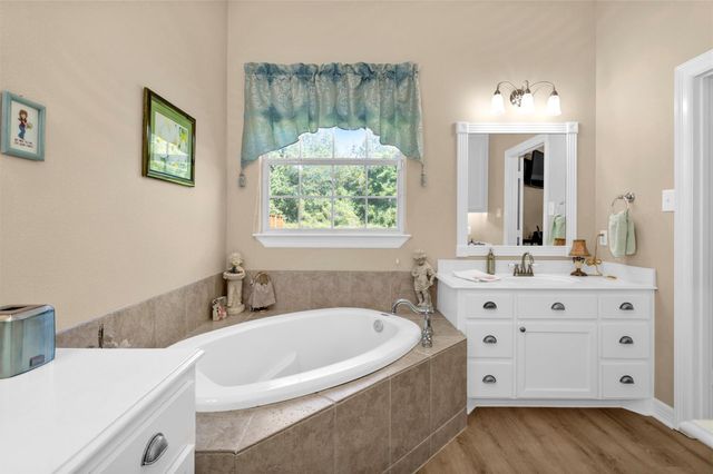 112 Wick Willow Road, Montgomery, TX 77356