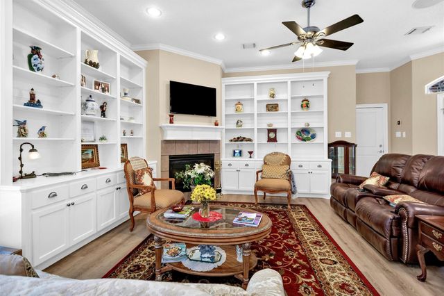 112 Wick Willow Road, Montgomery, TX 77356