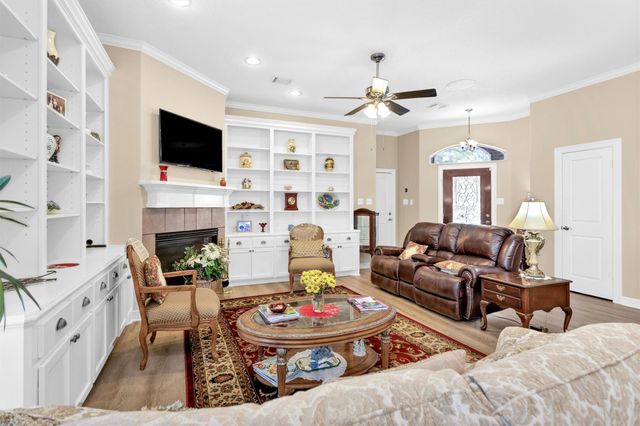 112 Wick Willow Road, Montgomery, TX 77356
