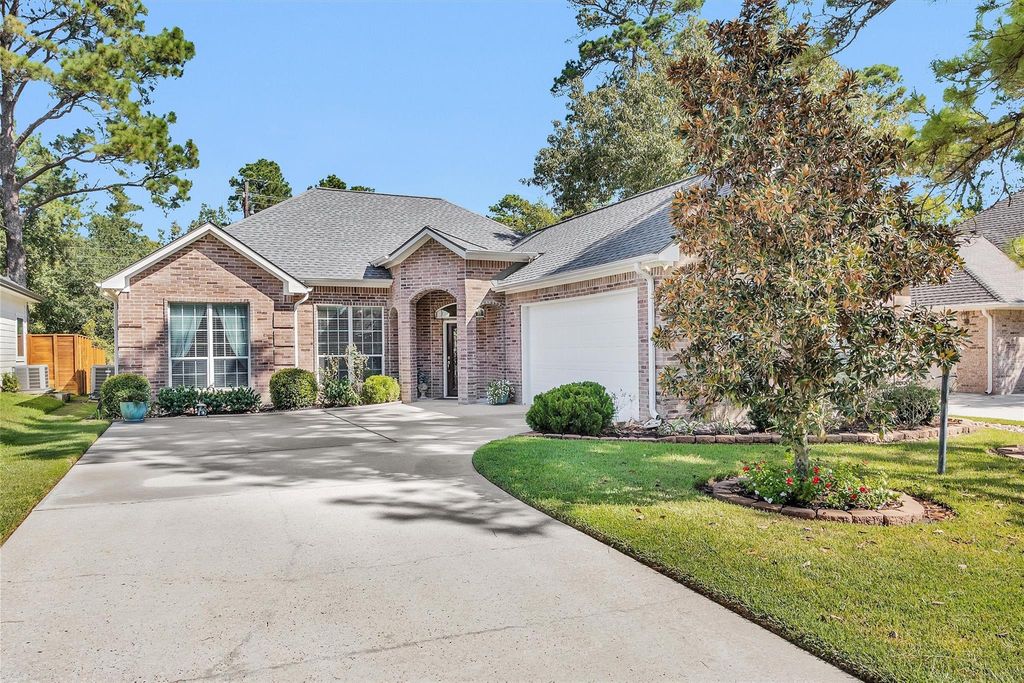 112 Wick Willow Road, Montgomery, TX 77356