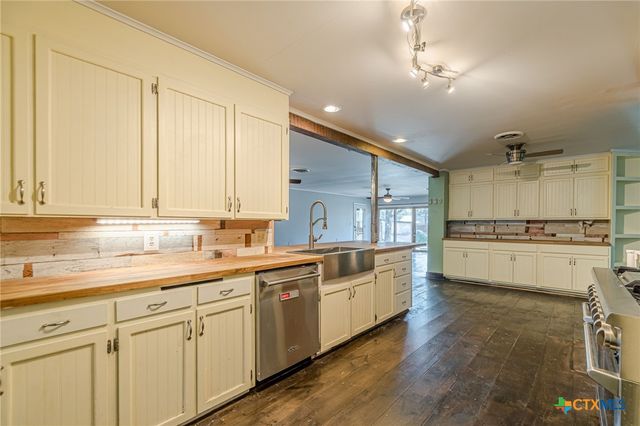 17 Ridge Drive, New Braunfels, TX 78130