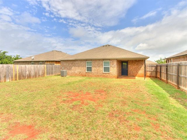 11544 NW 100th Street, Yukon, OK 73099
