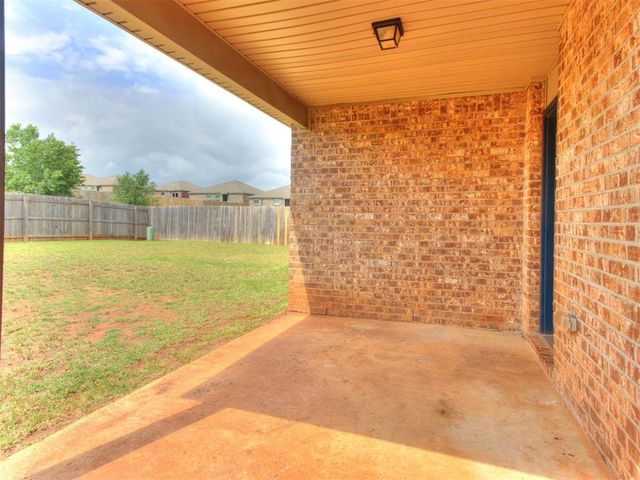 11544 NW 100th Street, Yukon, OK 73099