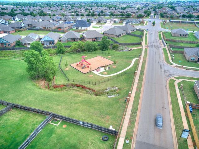 11544 NW 100th Street, Yukon, OK 73099