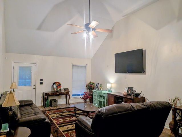 206 Caravan Lane, Kinsey, AL 36303