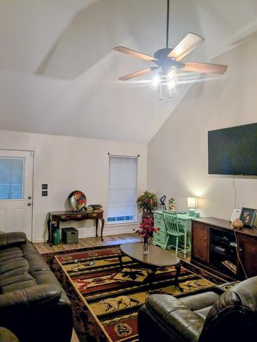206 Caravan Lane, Kinsey, AL 36303