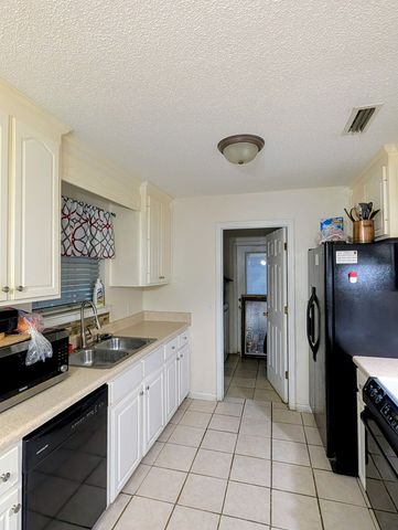 206 Caravan Lane, Kinsey, AL 36303