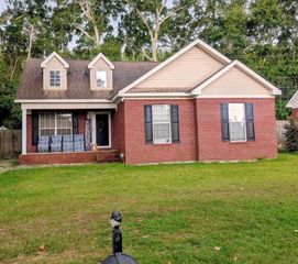 206 Caravan Lane, Kinsey, AL 36303