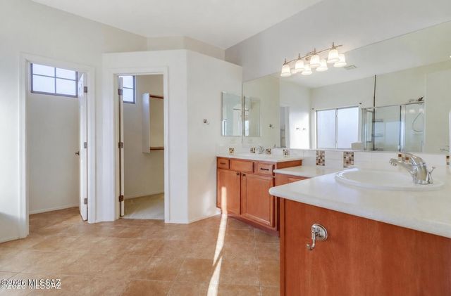 86 E Calle Trona, Green Valley, AZ 85614