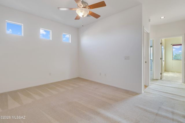 86 E Calle Trona, Green Valley, AZ 85614