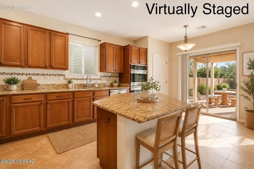 86 E Calle Trona, Green Valley, AZ 85614