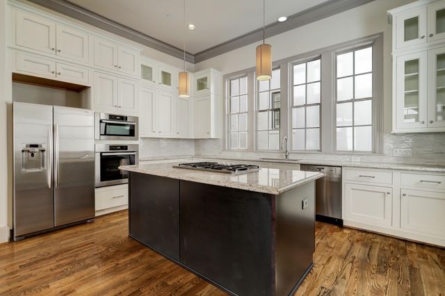 4838 Austin Street, Houston, TX 77004