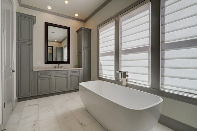 4838 Austin Street, Houston, TX 77004