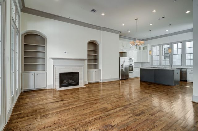 4838 Austin Street, Houston, TX 77004