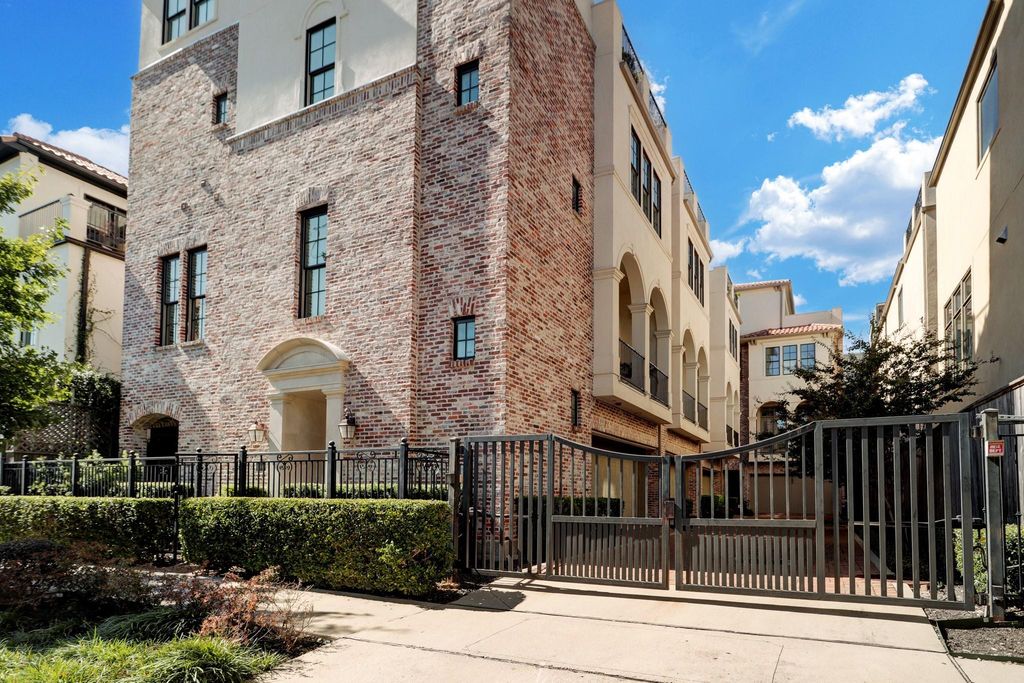 4838 Austin Street, Houston, TX 77004