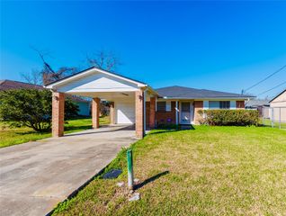 6302 Park Avenue, Texas City, TX 77591