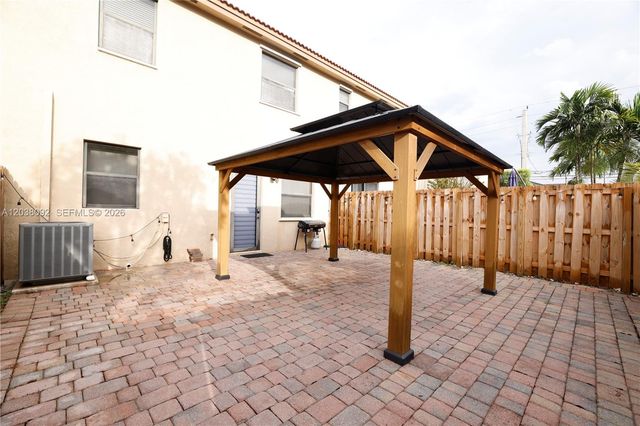 7146 SW 163rd Ave, Miami, FL 33193