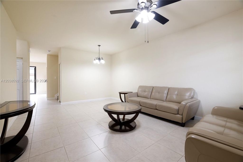 7146 SW 163rd Ave, Miami, FL 33193