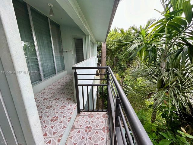 1080 98th St 10, Bay Harbor Islands, FL 33154