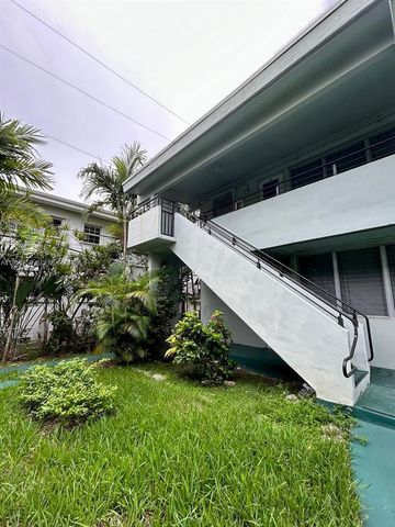 1080 98th St 10, Bay Harbor Islands, FL 33154