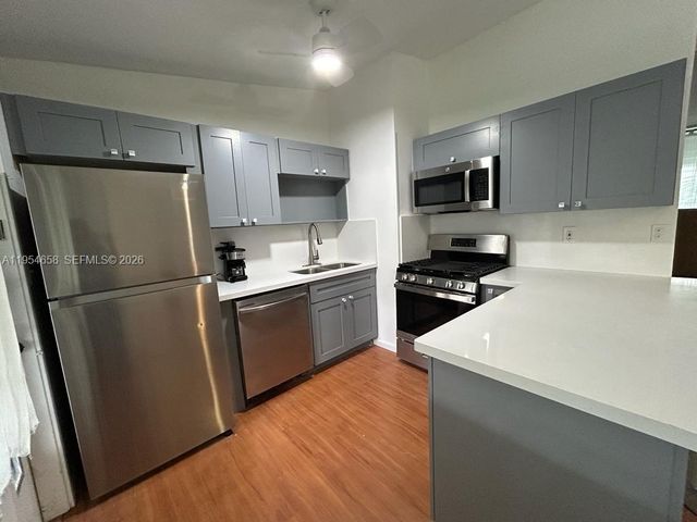 1080 98th St 10, Bay Harbor Islands, FL 33154