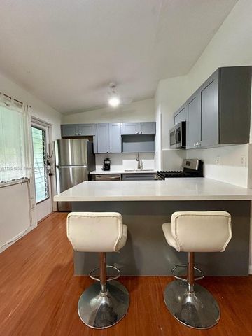 1080 98th St 10, Bay Harbor Islands, FL 33154