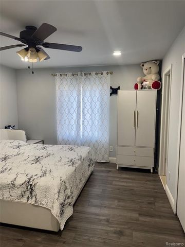 15794 Nader Court, Clinton Township, MI 48038