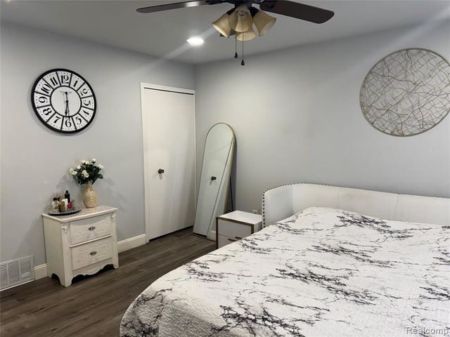 15794 Nader Court, Clinton Township, MI 48038