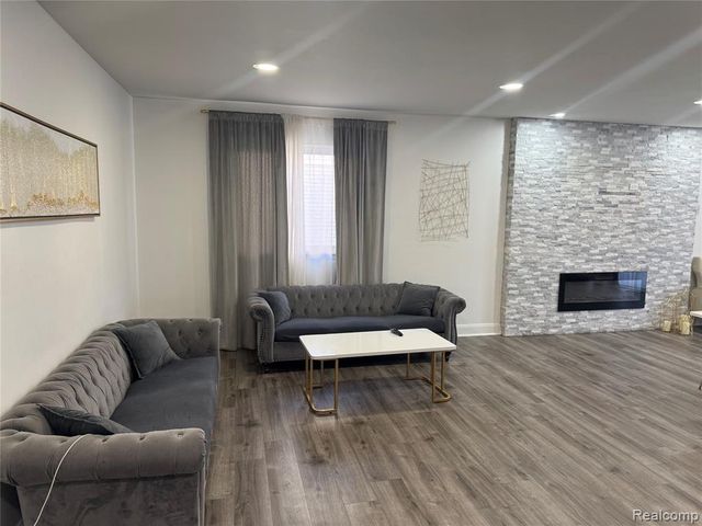 15794 Nader Court, Clinton Township, MI 48038