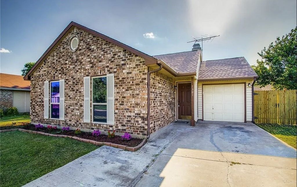 7301 Wayfarer Trail, Fort Worth, TX 76137
