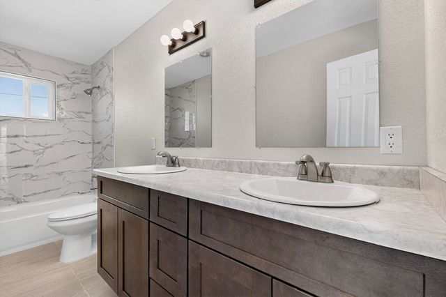 1008 W Ross Avenue, Belen, NM 87002