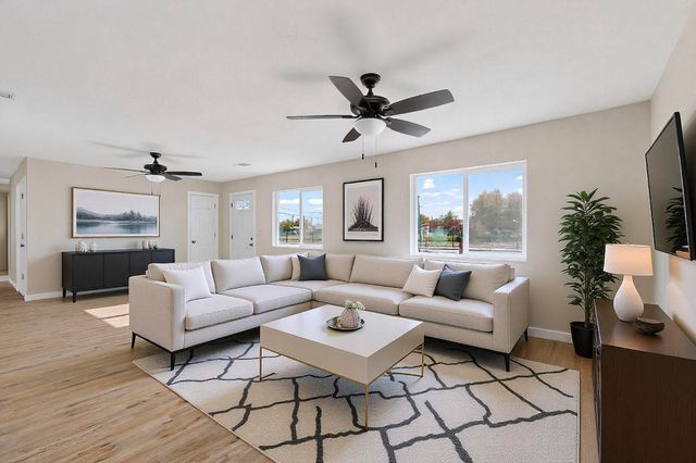 1008 W Ross Avenue, Belen, NM 87002