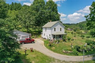 1728 Tall Timber Road NE, New Philadelphia, OH 44663