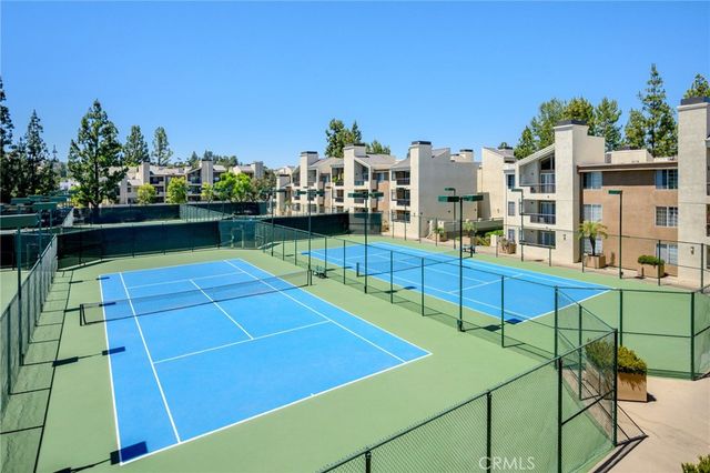 5565 Canoga Avenue 307, Woodland Hills, CA 91367