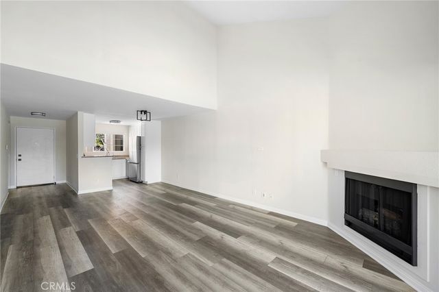 5565 Canoga Avenue 307, Woodland Hills, CA 91367