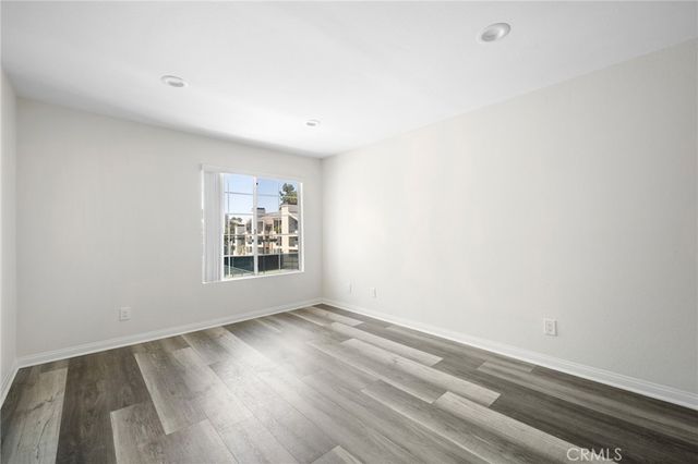 5565 Canoga Avenue 307, Woodland Hills, CA 91367