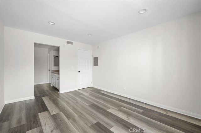 5565 Canoga Avenue 307, Woodland Hills, CA 91367