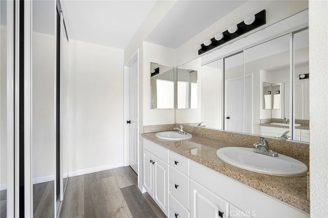5565 Canoga Avenue 307, Woodland Hills, CA 91367