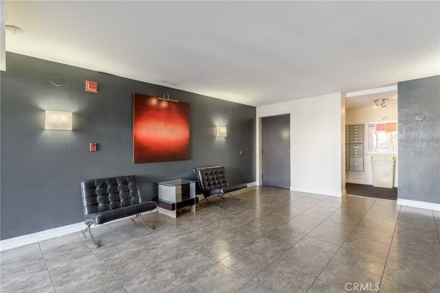 5565 Canoga Avenue 307, Woodland Hills, CA 91367