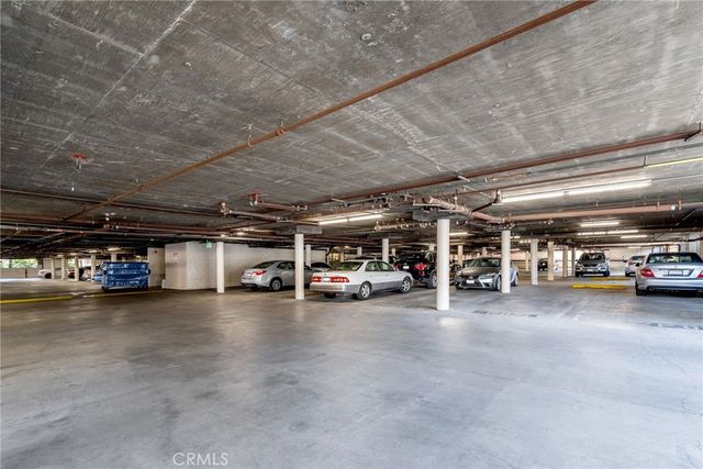 5565 Canoga Avenue 307, Woodland Hills, CA 91367