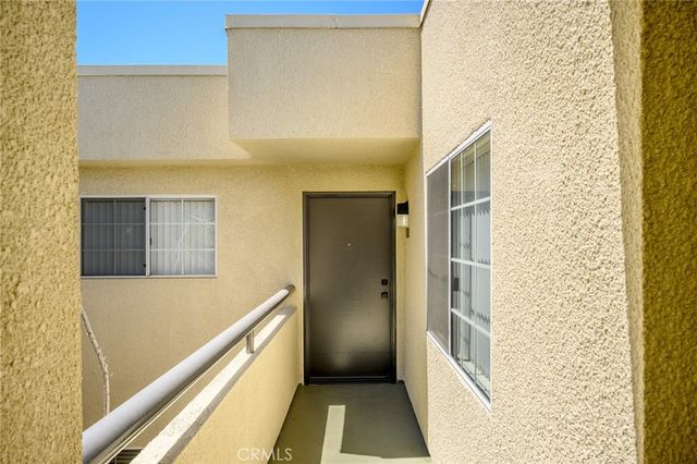 5565 Canoga Avenue 307, Woodland Hills, CA 91367