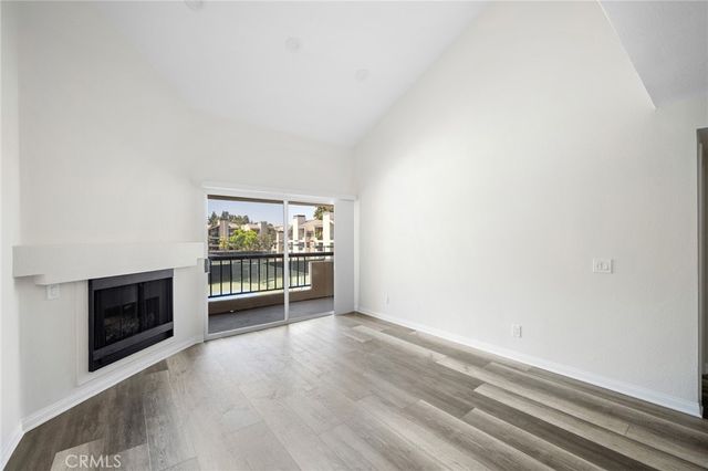 5565 Canoga Avenue 307, Woodland Hills, CA 91367