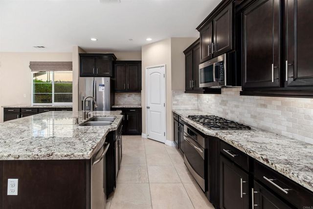 3722 Bergen Peak Place, Carlsbad, CA 92010