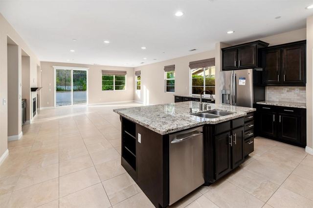 3722 Bergen Peak Place, Carlsbad, CA 92010