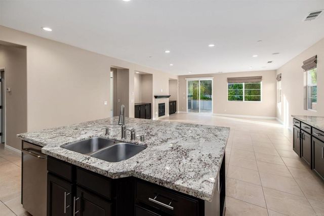 3722 Bergen Peak Place, Carlsbad, CA 92010